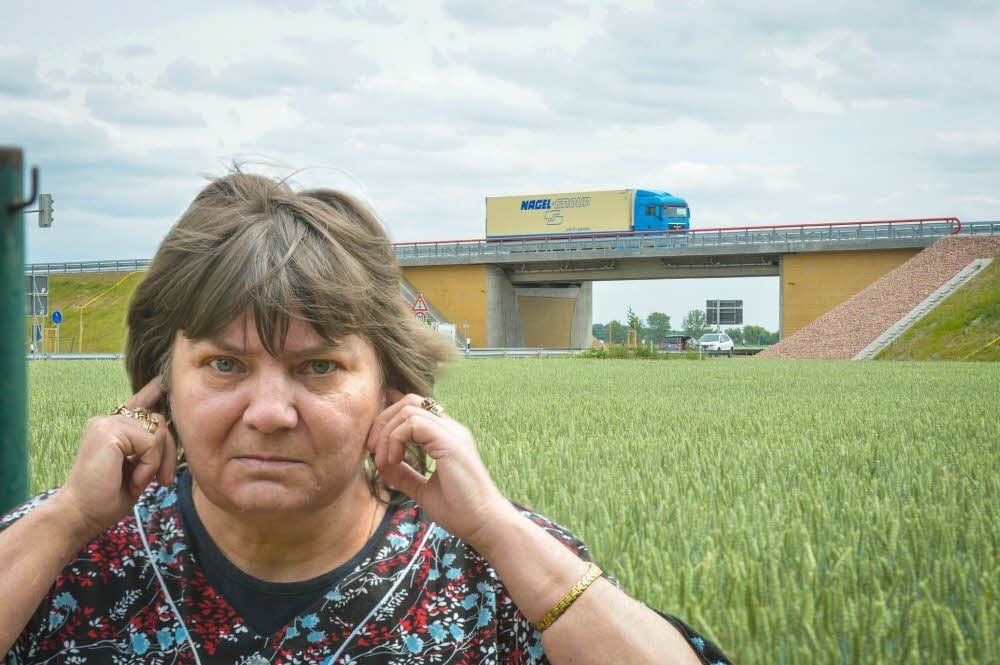 Was Autofahrer freut, stört so manchen Anwohner: Die B6n führt am Haus von Gabriele Pabst vorbei - und bringt eine Menge Lärm mit sich.