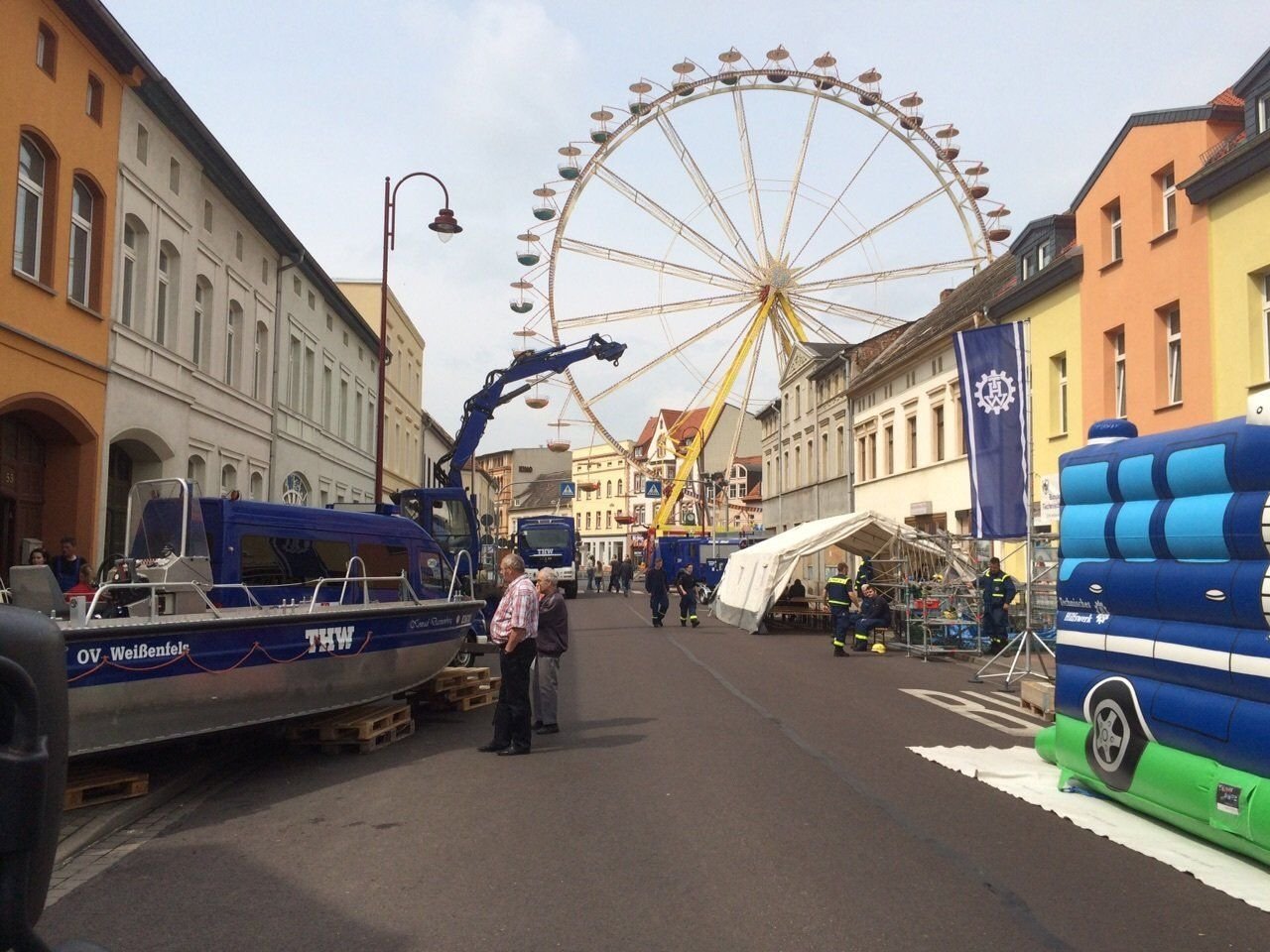 Das THW Dessau hat sich auf dem Sachsen-Anhalt-Tag in Köthen präsentiert.