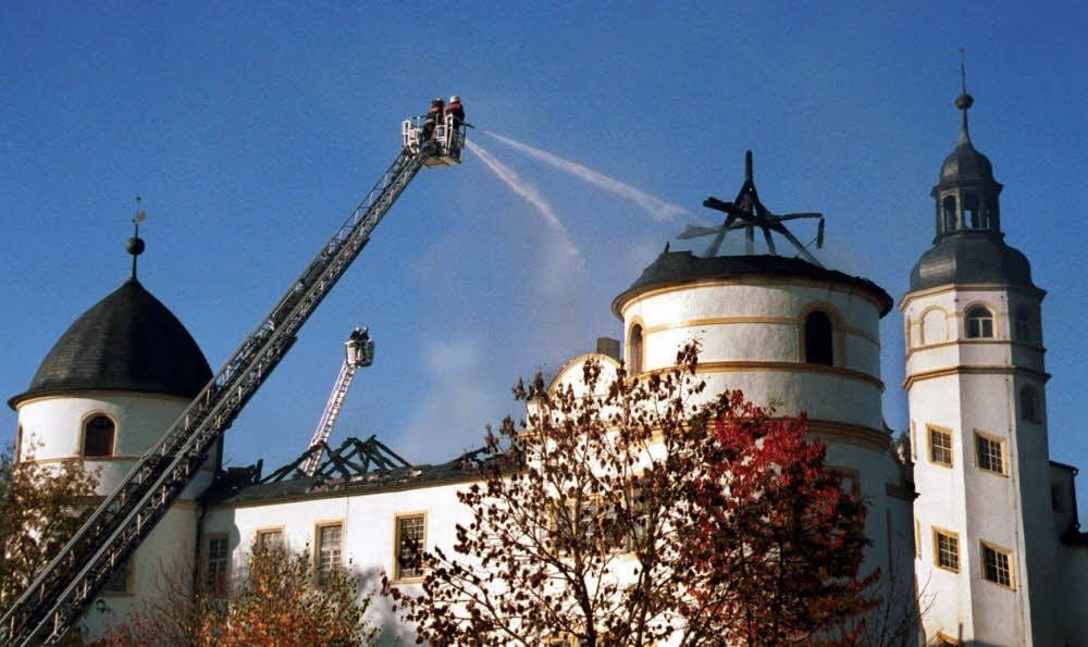 Das Schloss in Groß Germersleben wurde bei einem Brand im November 1999 stark beschädigt.