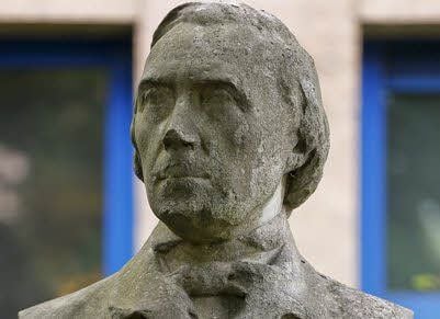 Ein Denkmal erinnert an Robert Franz am Universitätsring.