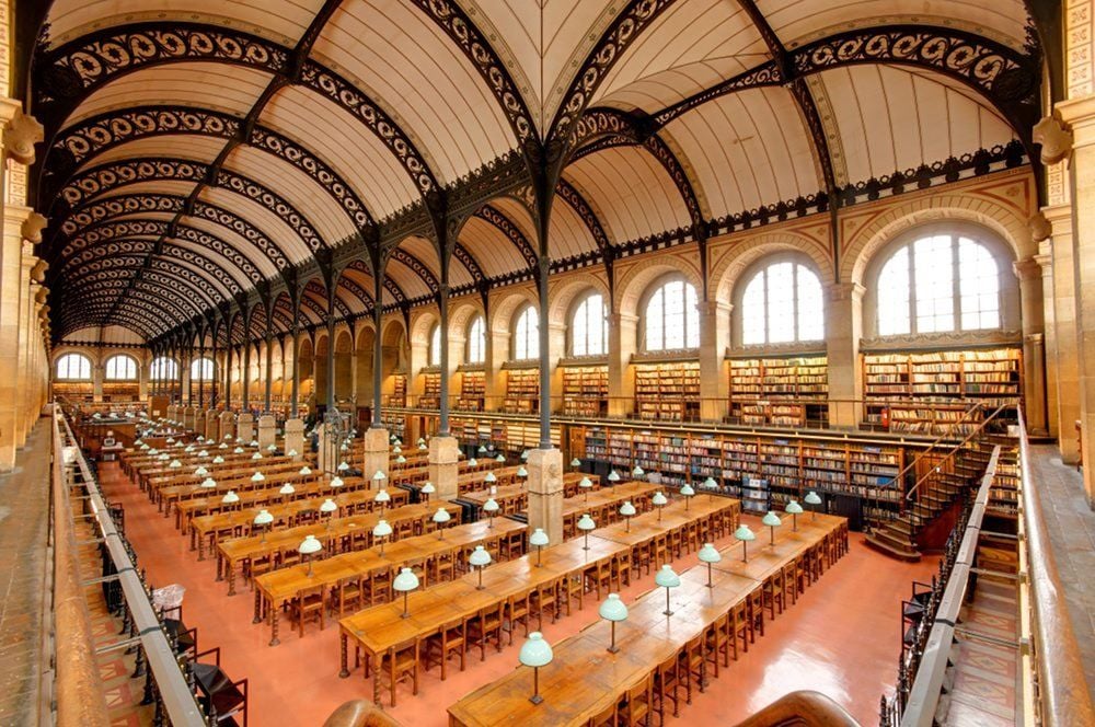 Die Sainte-Geneviève Library ist die Hauptbibliothek der Universität von Paris.