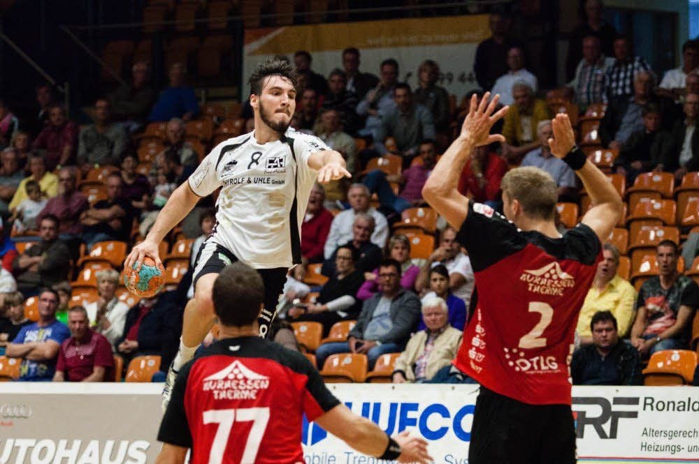 Chris-Richard Alisch (am Ball)