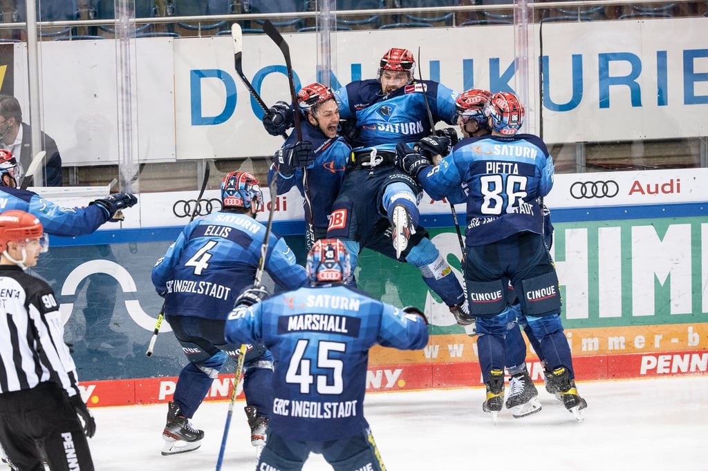 Der ERC Ingolstadt setzte sich nach zwei Spielen gegen den EHC Red Bull München durch.