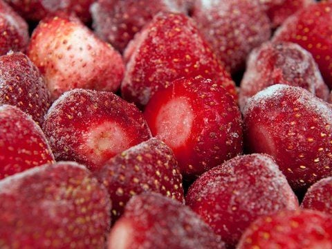 Tiefgefrorene Erdbeeren