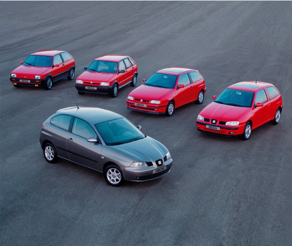 Die erste und zweite Generation des Seat Ibiza jeweils mit Facelift sowie die dritte Generation, die 2002 bis 2008 vom Band lief.