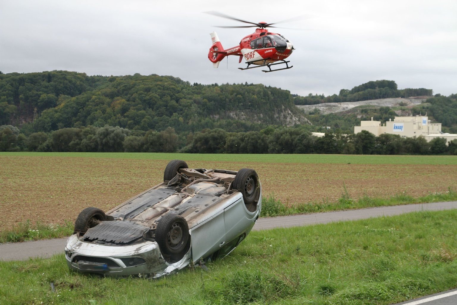 Der Seat landete auf dem Dach.