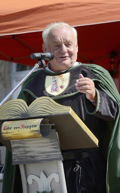 Bürgermeister Erich Reichert im Kostüm des Eike von Repgow