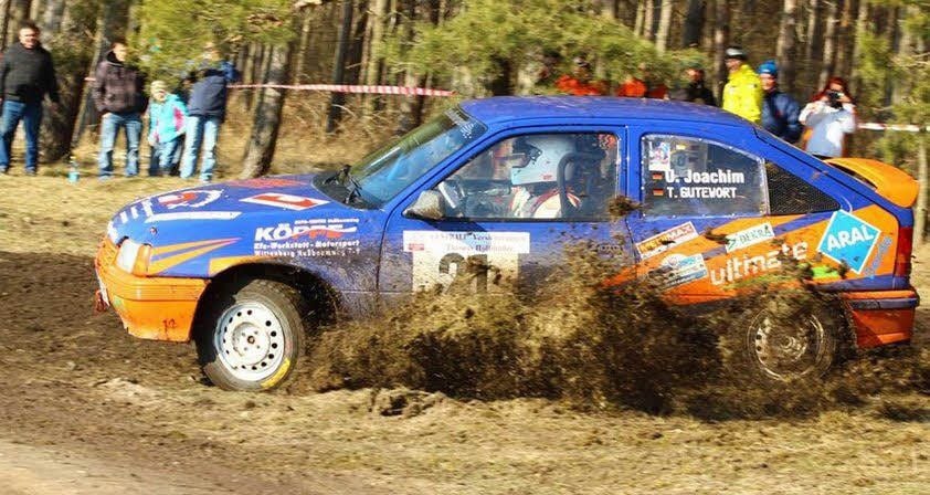 Auch die Wittenberger Uwe Joachim und Tobias Gutewort sind mit ihrem Opel Kadett bei der 52. Auflage am Samstag mit am Start.