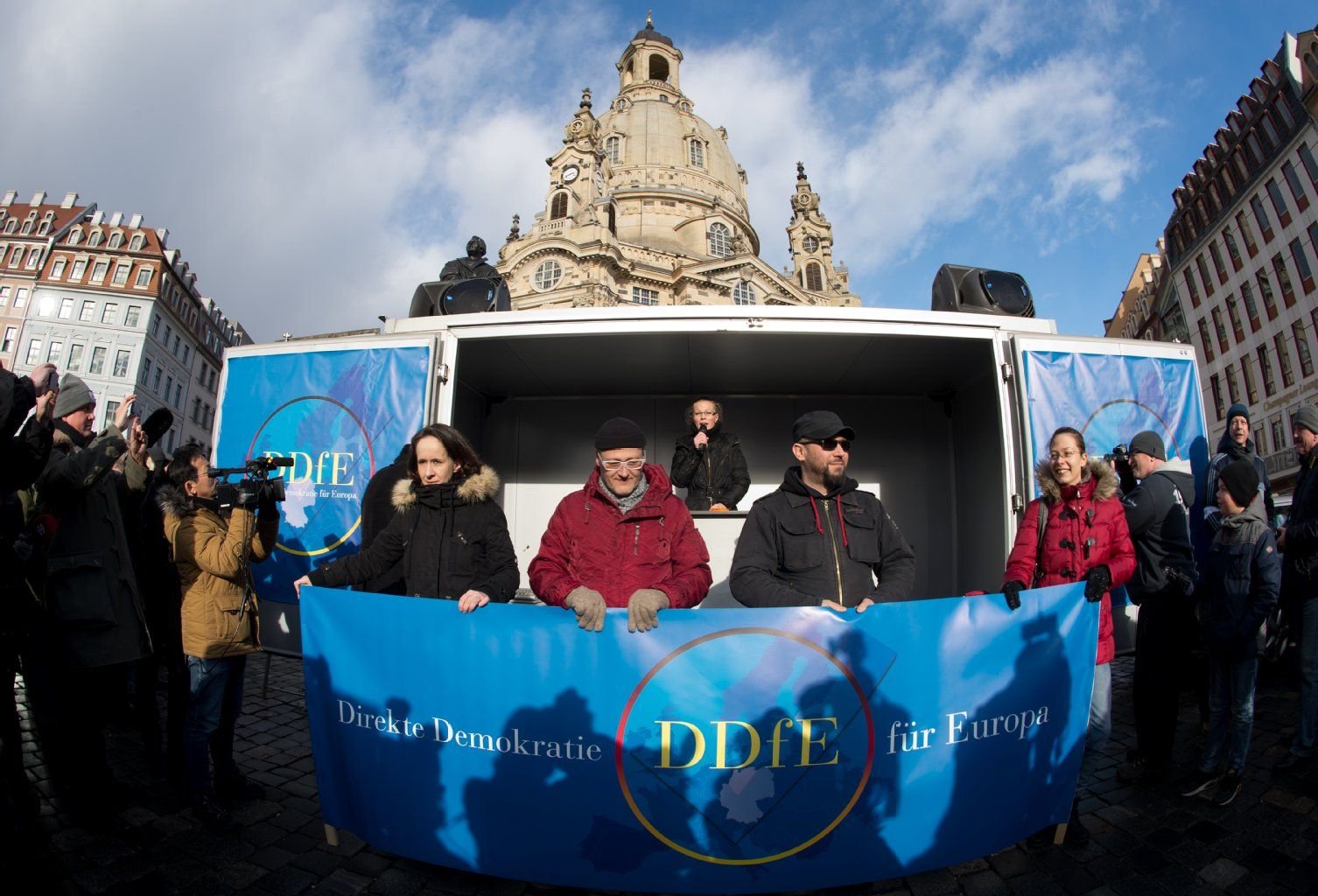 Neue Wutbürger für Dresden: die "Direkte Demokratie für Europa"