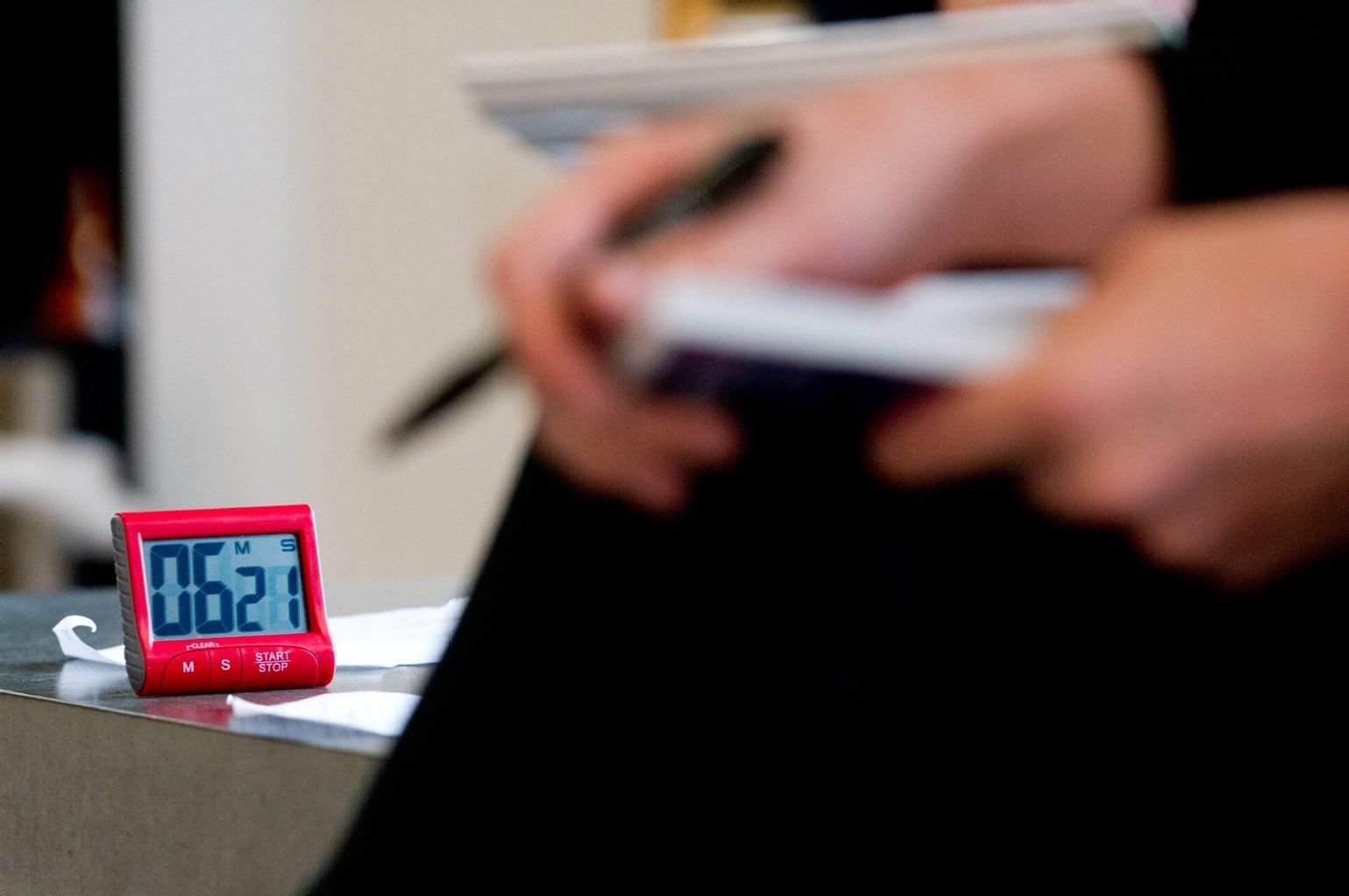 Im Wettlauf mit der Uhr: Bei den Treffen stehen jedem Redner nur wenige Minuten zur Verfügung.