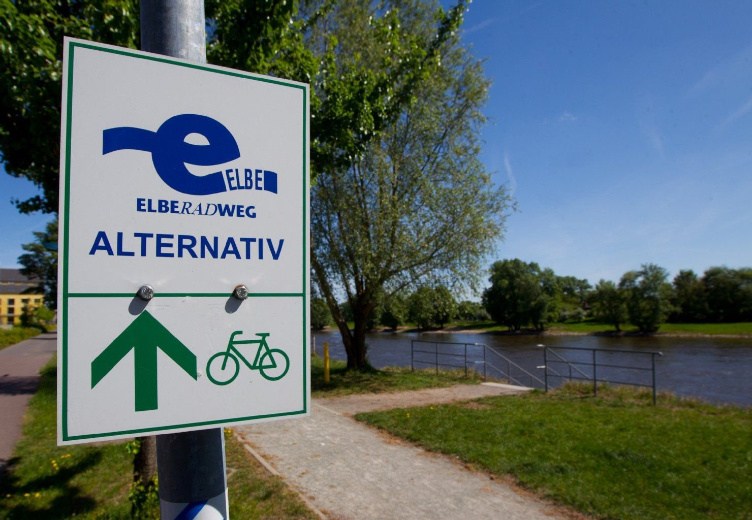 Der Elberadweg reicht von Cuxhaven an der Nordsee bis ins Riesengebirge in Tschechien.