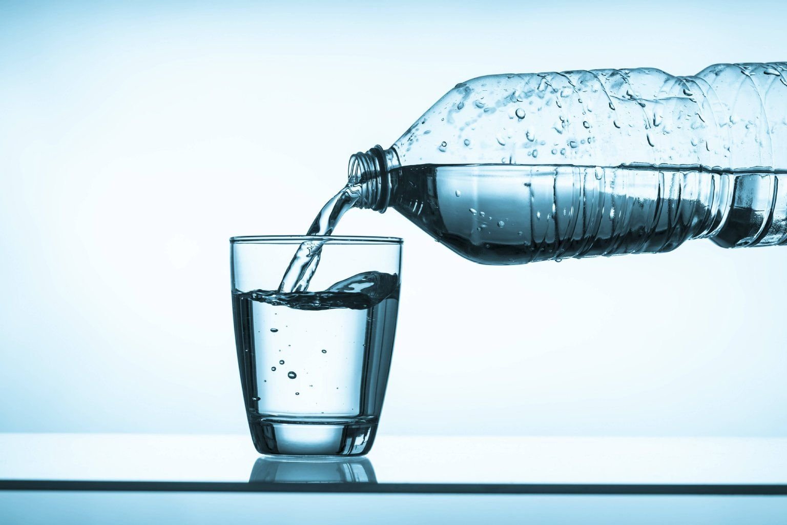 Es ist längst nicht jedes Wasser so rein, wie es das Etikett verspricht.