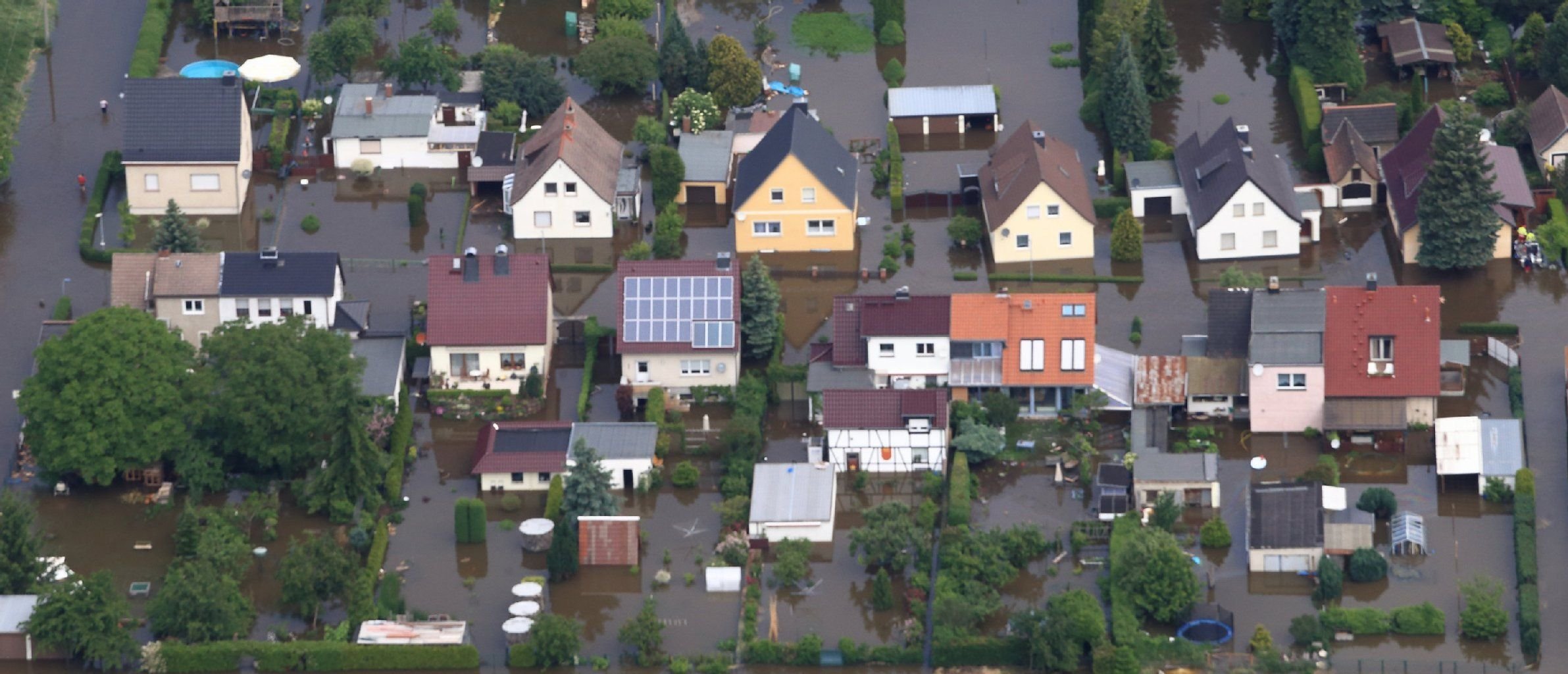 Überschwemmtes Wohngebiet in der Elbestadt Aken, aufgenommen am 09.06.2013.