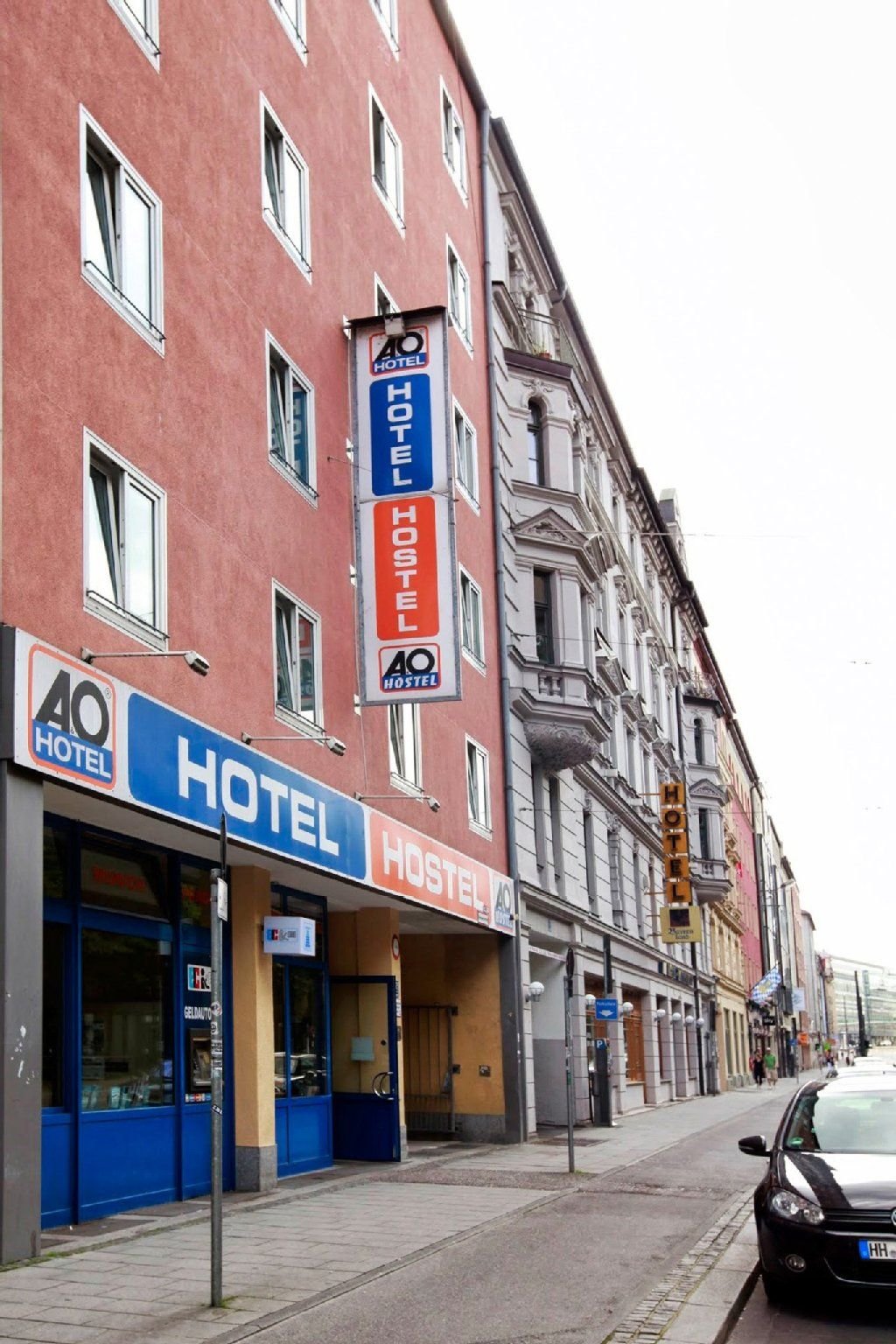 Zielgruppe der A&O-Häuser sind Schüler- und Studentengruppen, Vereine, Backpacker, aber auch Städtereisende und Geschäftsleute.