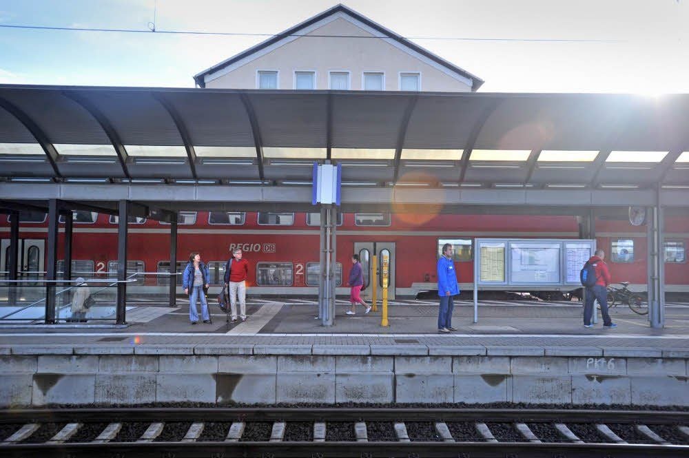 Bundesweiter Lokführerstreik: Auch am Bitterfelder Bahnhof drohen bis Donnerstagmorgen zahlreiche Züge auszufallen.
