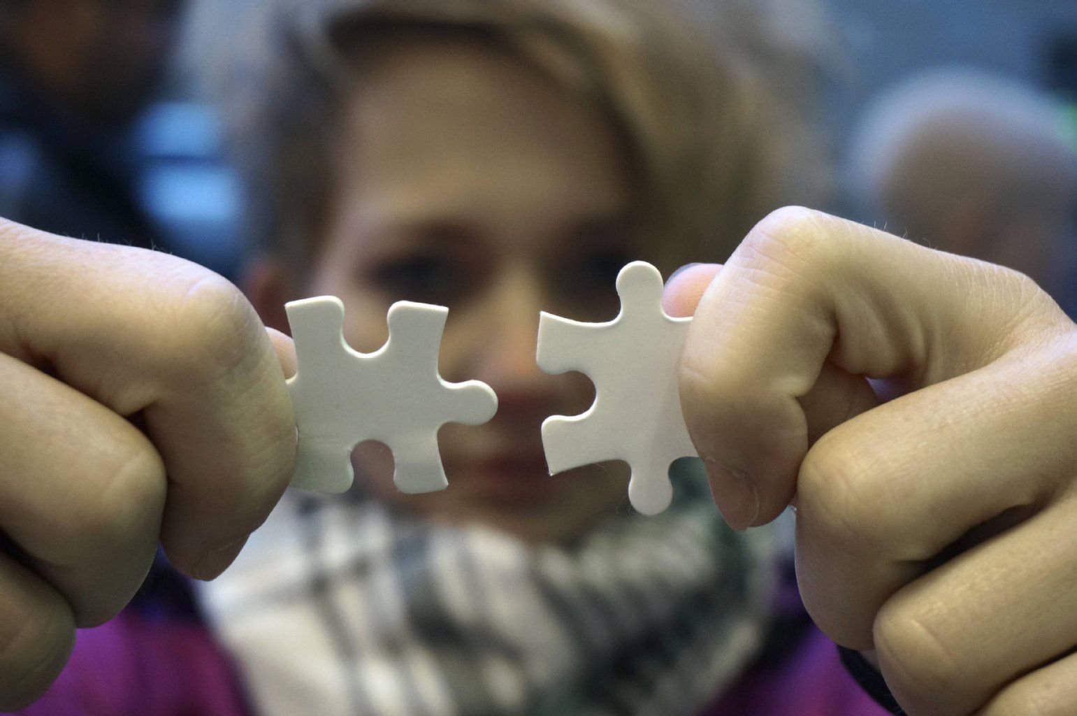 Viele Ein-Euro-Jobs haben keinen nachhaltigen Sinn. In einer Spielzeugfirma mussten Langzeitarbeitslose komplette Puzzles zusammensetzen. So sollten sie prüfen ob alle Teile da sind, bevor das Puzzle an Bedürftige weitergegeben wurde. (Symbolfoto)
