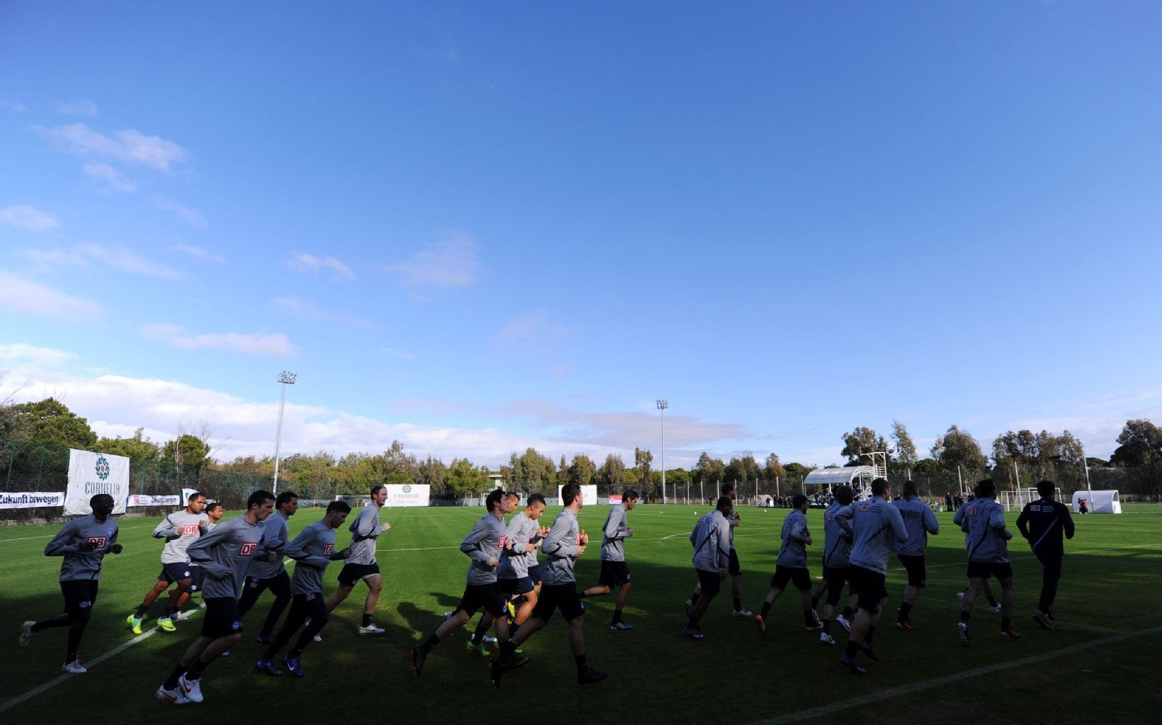 Im türkischen Belek bereiten sich gleich mehrere Fußball-Bundesligisten auf die Rückrunde vor.