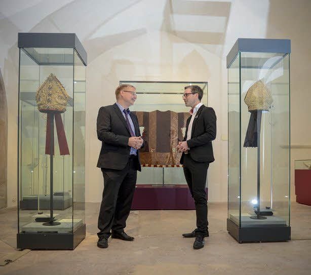 Thomas Bauer-Friedrich (r.) mit Holger Kunde beim Gegenbesuch im Merseburger Dom.