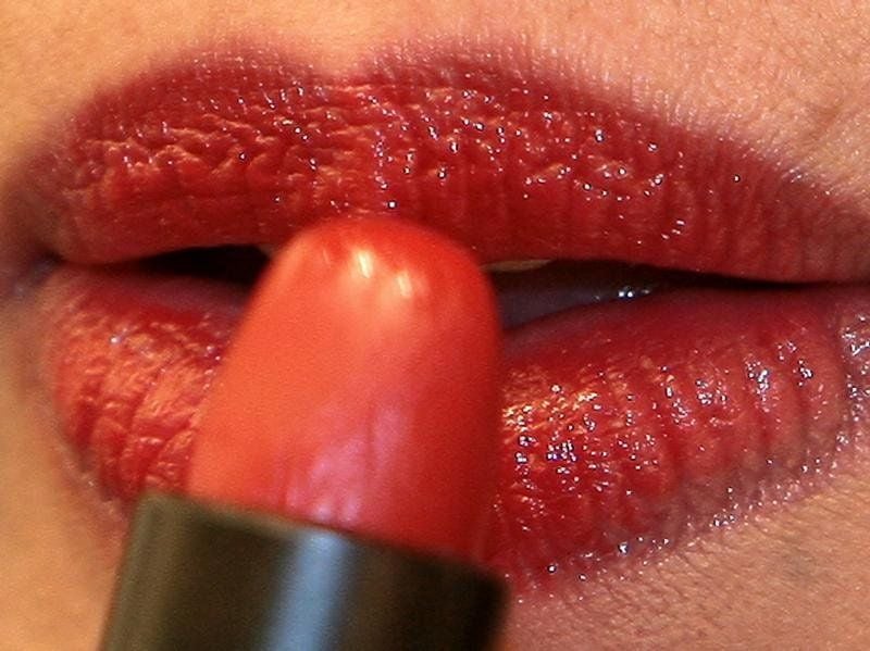 Wer Rot (auf-)trägt, will Sex - so lautet die Gleichung einer Studie.