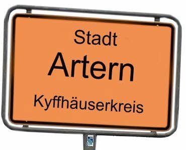 Das Ortsschild von Artern in Thüringen.