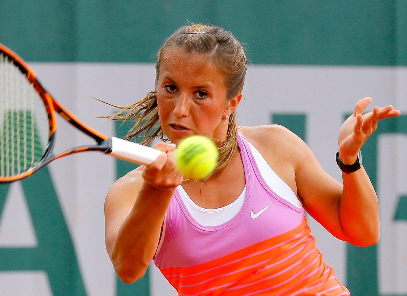 Annika Beck ist eine Runde weiter.