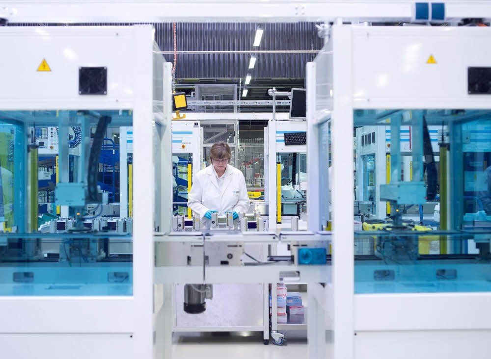 Am Hauptsitz in Bitterfeld-Wolfen befindet sich nur noch ein kleiner Teil der Produktion. Dort wird vor allem entwickelt und getestet.