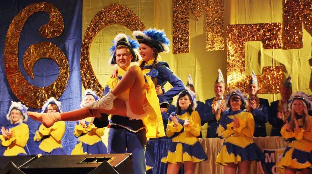 Das Tanzpaar Dominik und Franja macht zur Gala-Veranstaltung eine sehr gute Figur.