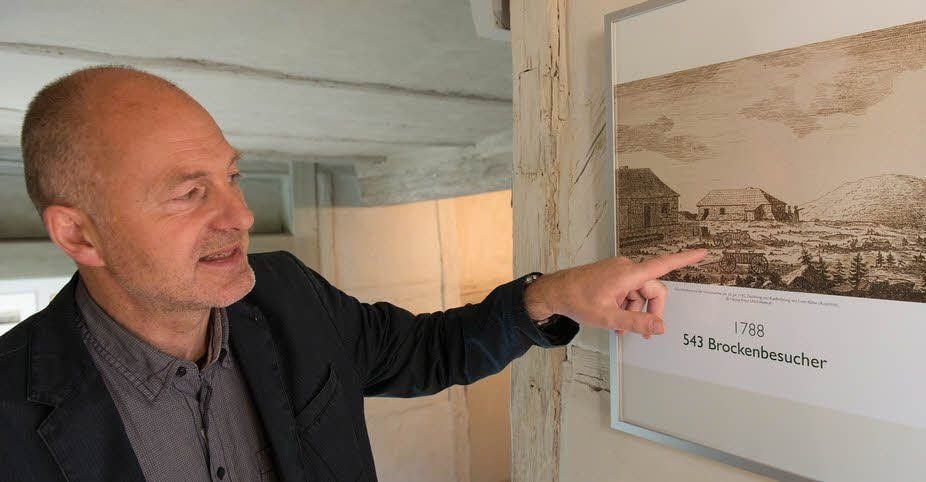 Der Wernigeröder Historiker Uwe Lagatz kennt viele Geschichten, die über den Brocken erzählt werden.