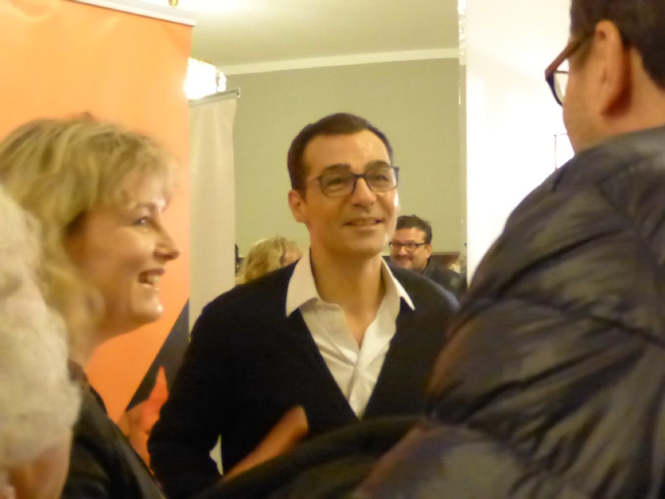 Nicht nur weibliche, auch männliche Fans freuten sich über ein Autogramm von Erol Sander.