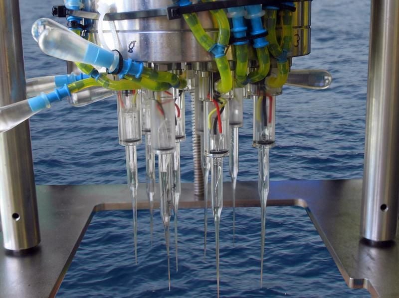Hochsensitive Messsonden für die Sauerstoffmessungen am sogenannten Tiefsee-Lander. Die mikrobielle Aktivität im Marianengraben ist in einer Rekordtiefe von knapp 11 000 Metern deutlich höher als vermutet.