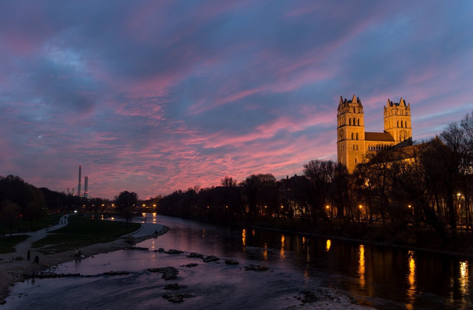 Die Pfarrkirche St.maximilian an der Isar.