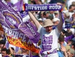 Fans des FC Erzgebirge Aue (Foto: dpa)