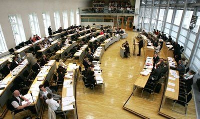 Blick in den Plenarsaal des Landtages von Sachsen-Anhalt in Magdeburg (FOTO: DPA)