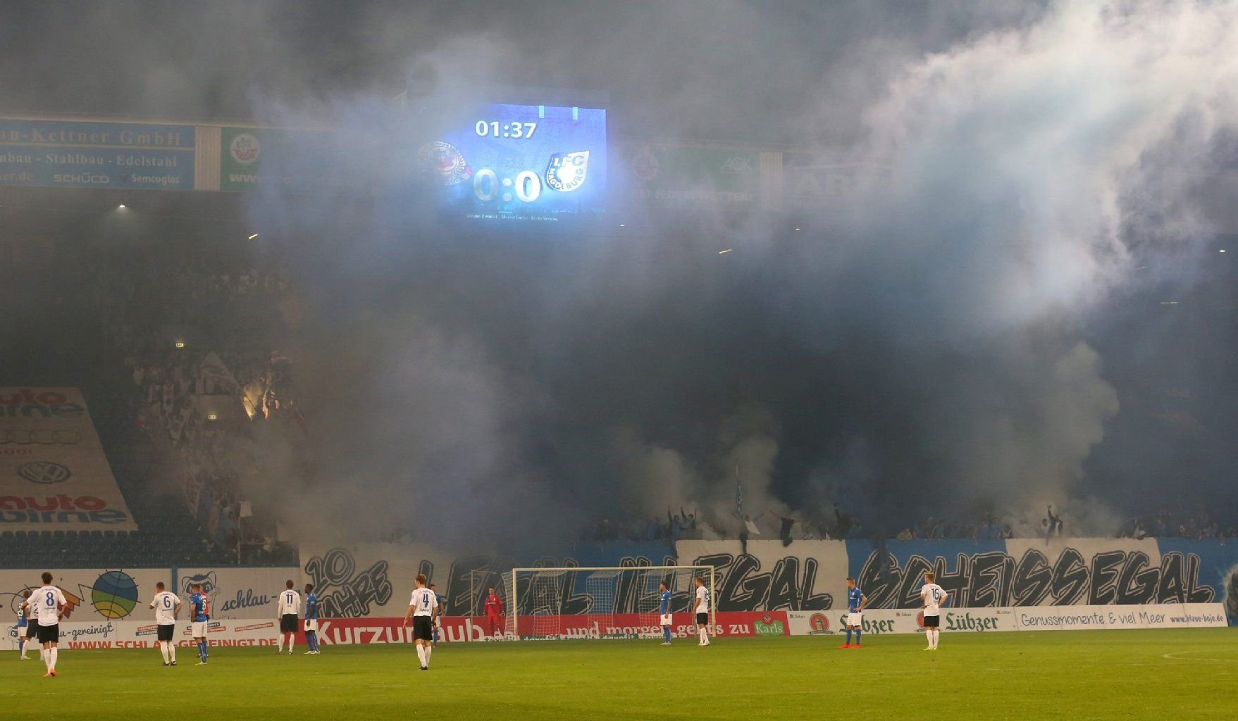 Beim Drittligaspiel des FC Hansa Rostock gegen den 1. FC Magdeburg im September 2015 kam es zu Krawallen.