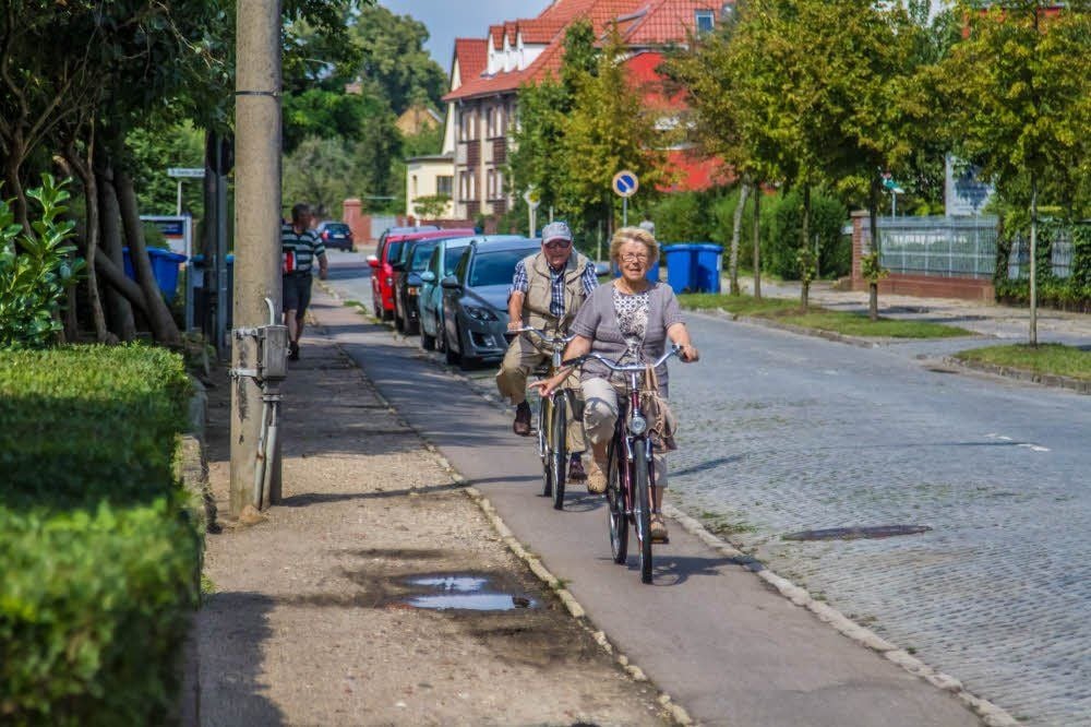Viele fahren Rad in der Stadt - die Bedingungen für sie könnten besser sein, im Bild: die Breitscheidstraße.