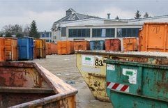 Blick auf das Gelände einer Recyclingfirma im sächsischen Wiesenbad (Ortsteil Wiesa), wo auf einem Förderband für Recyclingabfälle ein totes Baby gefunden wurde. (Foto: dpa)