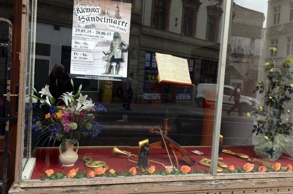 Auch das gibt es: Läden, die außer Konkurrenz geschmückt sind.