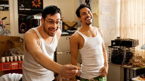 Sido (l) als Otis und B-Tight als Eddy in einer Szene aus dem Film «Blutzbrüdaz». (FOTO: DPA)