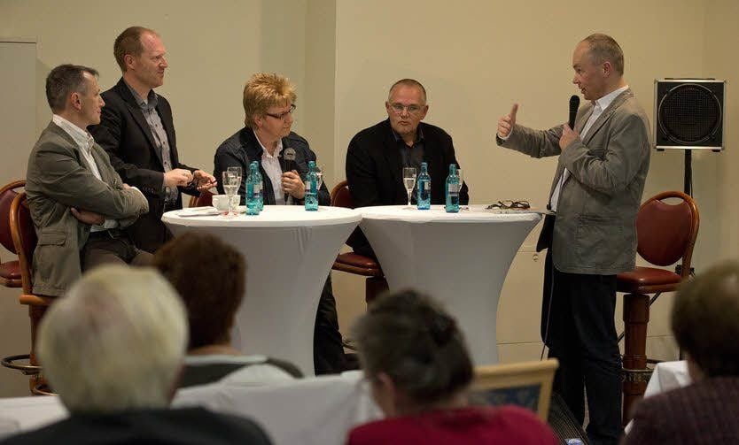Zum Thema „Tod - und dann“ diskutierten Journalist Winfried Borchert, MZ-Redaktionsleiter Ingo Kugenbuch, Oda Musche, Fachschwester für Onkologie und palliative Pflege, Gerd Rettig, Geschäftsführer des Harz-Hospizes, und Kreisoberpfarrer Theodor Hering.