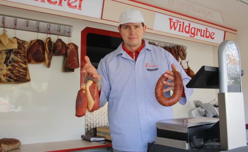 Markus Wildgrube bietet die Produkte des Gohrauer Familienbetriebes mit einem Verkaufswagen auch in Vockerode an.