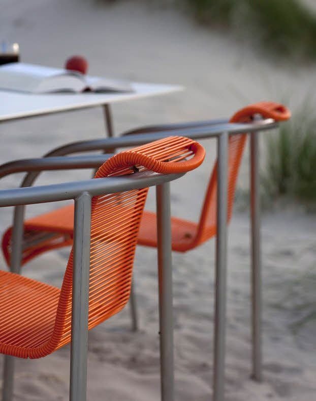 Comeback des Spaghetti-Stuhls, hier als „Ocean“ (449 Euro).