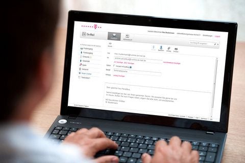 Verbindlich und nachweisbar auf elektronischem Wege: Momentan ist die DE-Mail mit einem Einschreiben mit Rückschein vergleichbar. (FOTO: DEUTSCHE TELEKOM/DPA)