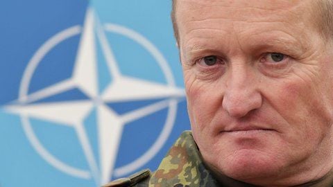 Bundeswehrgeneral Erhard Bühler, der Oberkommandierende der von der Nato geführten KFOR-Truppe. (FOTO: ARCHIV/DPA)