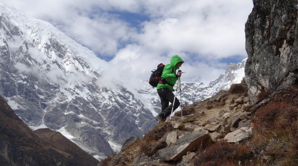 Dem Himmel entgegen: Der Aufstieg zum knapp 5.000 Meter hohen Tsergo-Ri ist die Königsetappe der Trekking-Tour durch das noch kaum bekannte Langtang-Tal in Nepal.