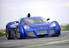 Eine Rarität auf den Straßen - vom Gumpert Apollo (4,2 Liter-V8 Bi-Turbo-Motor, 478 kW) werden pro Jahr nur 50 Exemplare gefertigt. (Foto: dpa)