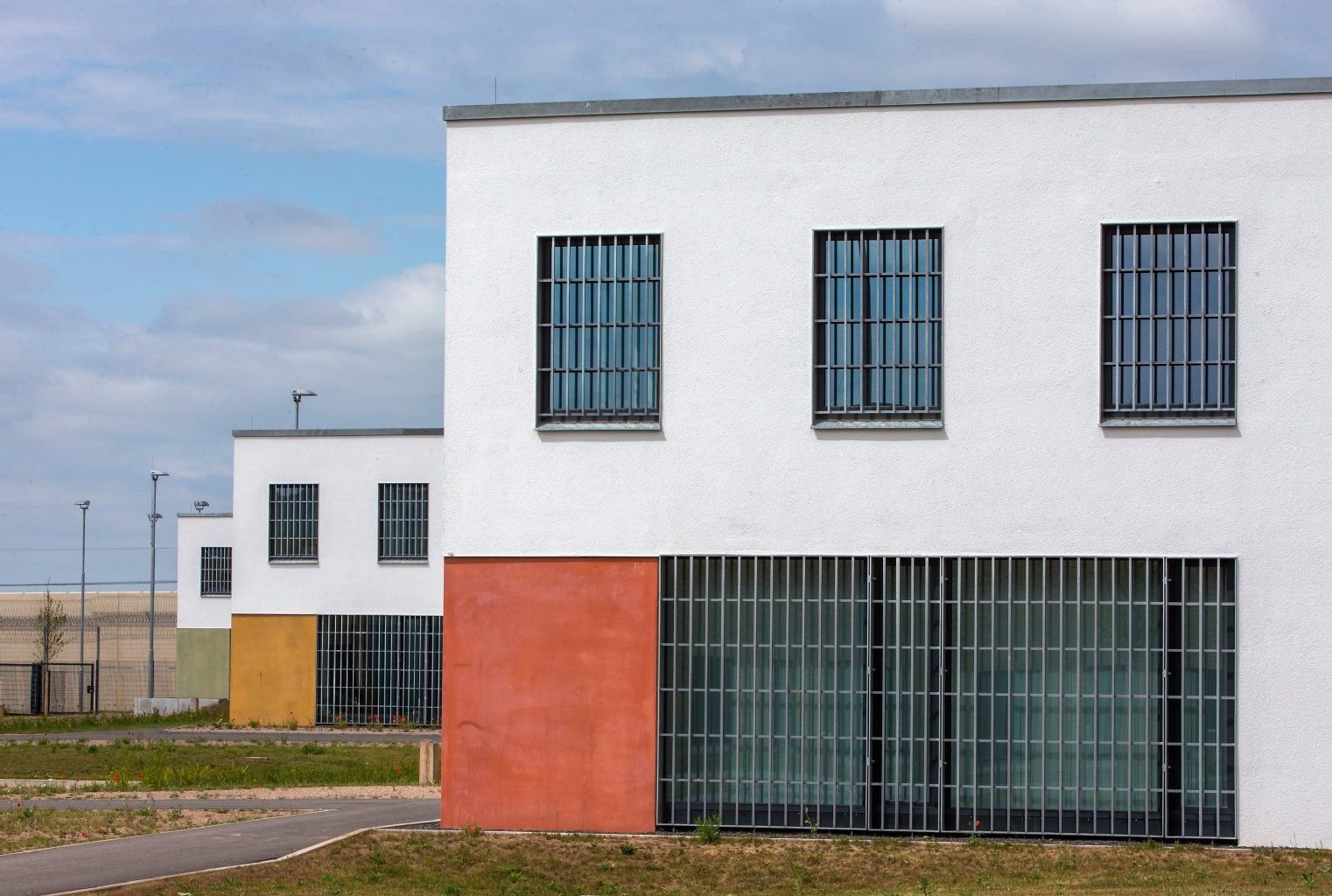 Der Innenbereich der Jugendstrafanstalt (JSA) Arnstadt. Deutschlands modernstes Jugendgefängnis soll Anfang Juli den Betrieb aufnehmen.
