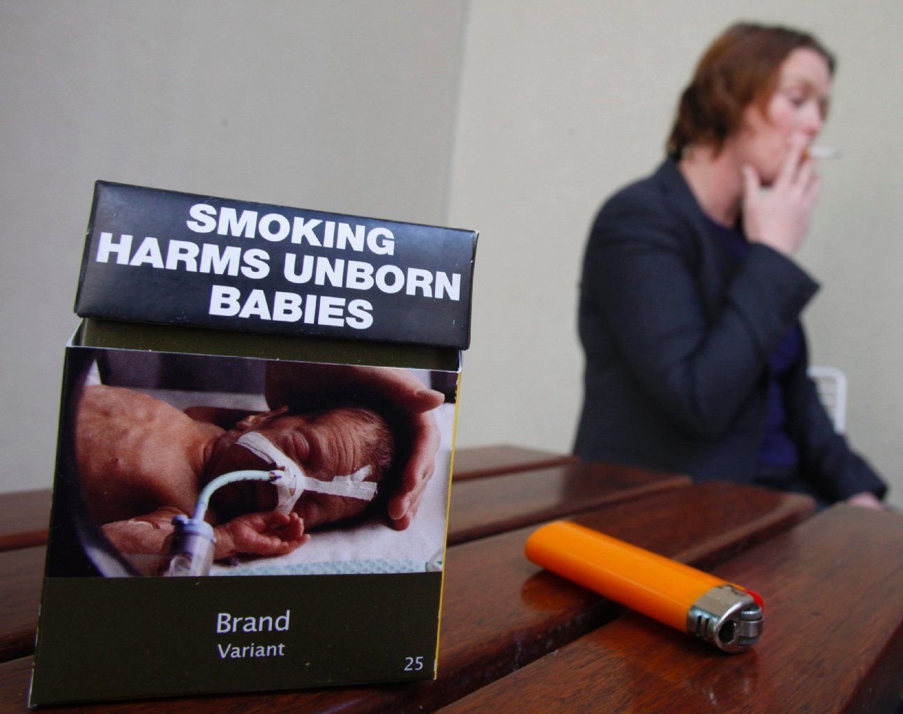 Vorreiter in der abschreckenden Gestaltung von Zigarettenschachteln ist Australien. Dort wurde bereits Ende 2012 ein rigoroses Anti-Tabak-Gesetz eingeführt.