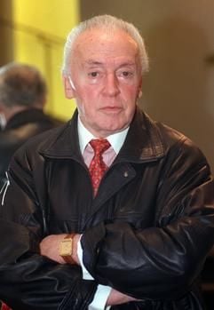 Der Schauspieler Eddie Arent, aufgenommen in Berlin (undatiertes Archivfoto). Arent muss für sein Hotel «Neustädter Hof» in der Schwarzwald- Gemeinde Titisee-Neustadt einen Käufer suchen. (Foto: dpa)