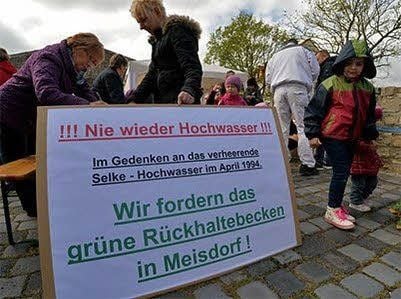 Unterschriftensammlung im vergangenen April