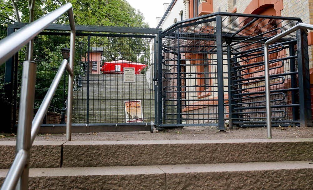 Das baufällige Haus weicht für einen neuen Zoo-Eingang.
